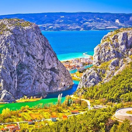 Apartments & Restaurant Galeb Marusici  エクステリア 写真