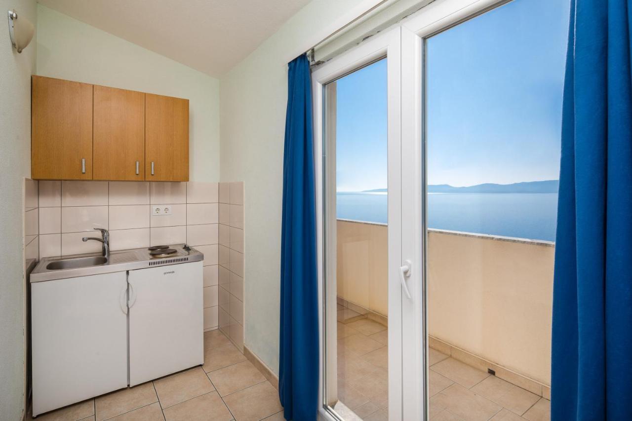 Apartments & Restaurant Galeb Marusici  エクステリア 写真
