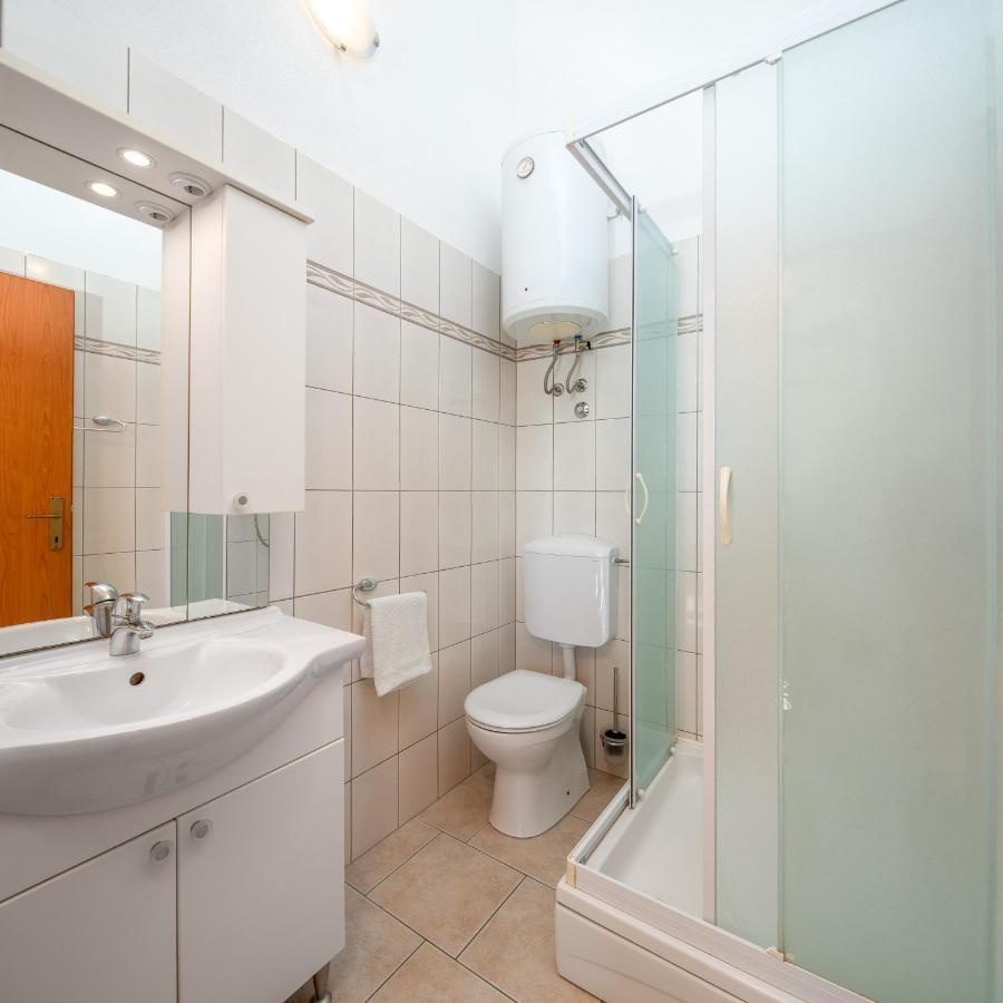 Apartments & Restaurant Galeb Marusici  エクステリア 写真